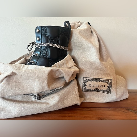 AUTHENTIC GUCCI BLACK QUILTED LACE UP LEATHER GG LOGO COMBAT BOOTS SZ 39/US 9 - Picture 11 of 15